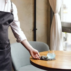 Tabliers et accessoires pour serveur