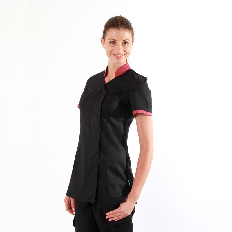 Blouse noire et rose cassis