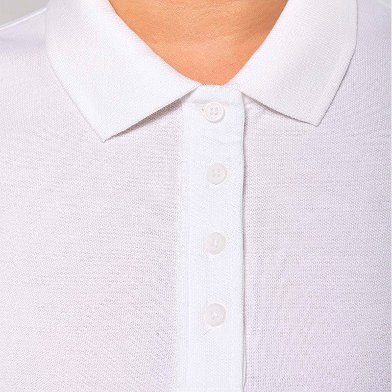 polo de travail cuisine blanc femme avec détail ouverture