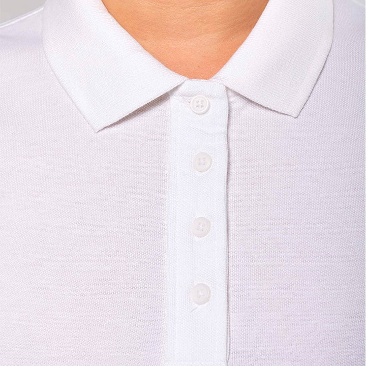 polo de travail cuisine blanc femme avec détail ouverture