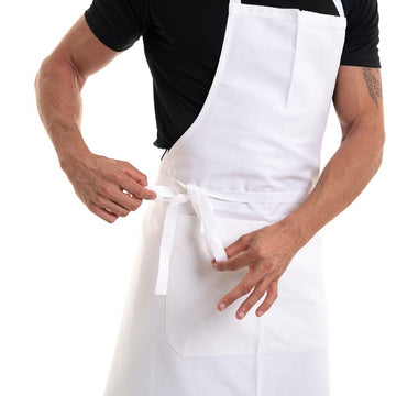 détail tablier à bavette