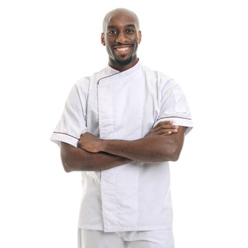Veste de Cuisine Blanche Liseré Bordeaux MANELLI manches courtes poche à stylo manche