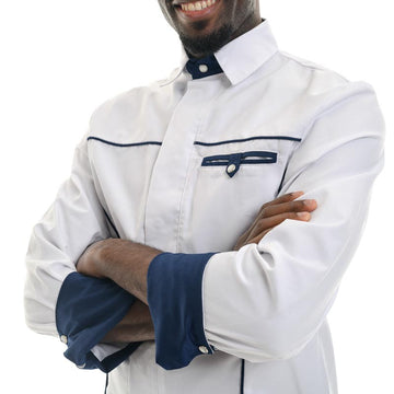 Détail de la poche poitrine ainsi que des passepoil sur le devant de la veste de cuisine Casualcook homme de Manelli