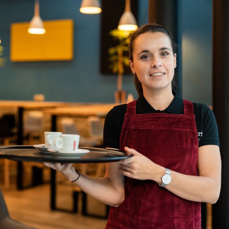 Tablier de service rouge en velours