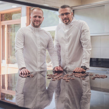 Veste de cuisine portée par des chefs de cuisine français