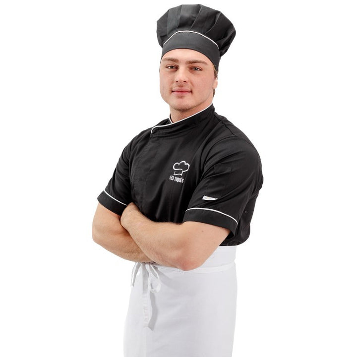 Toque avec liseré porté avec veste Jule et tablier de chef blanc Manelli