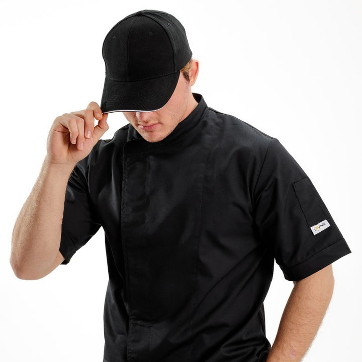 casquette de cuisine porté par un homme avec veste toner manelli