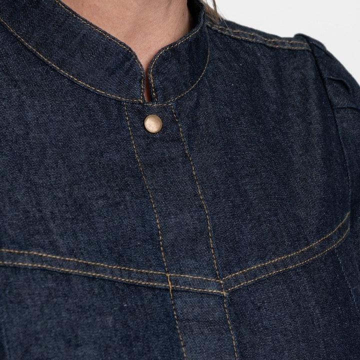 Zoom sur le col de la veste Holly de Robur