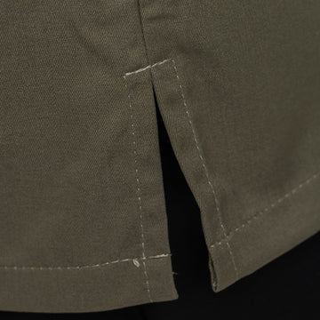 Zoom sur la fente du bas de la Veste de Cuisine Homme Texas Manches Longues Kaki