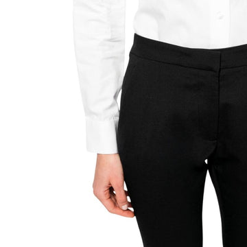 Zoom sur la matière du pantalon noir de la marque Kariban