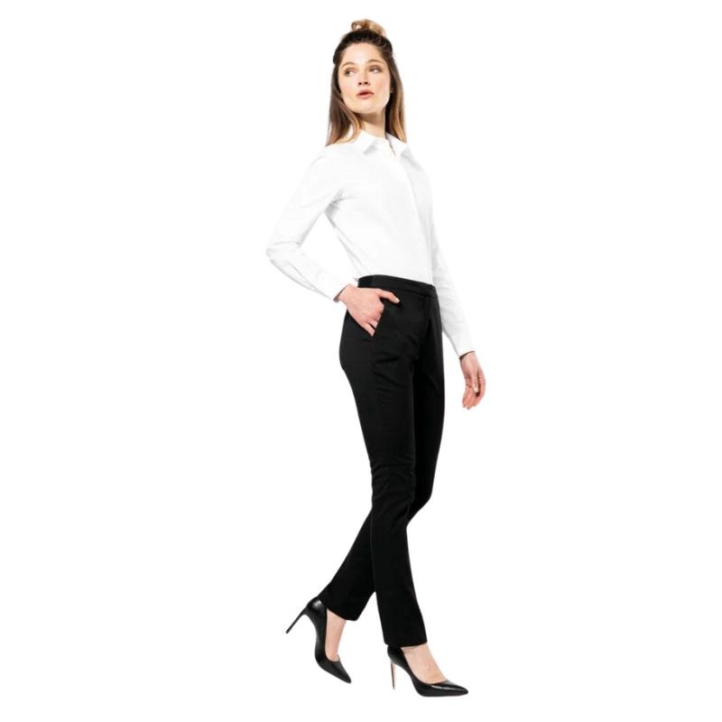 Pantalon de travail femme idéal pour les métiers du service