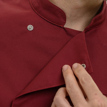 Veste de cuisine bordeaux manches courtes détail boutons-pression