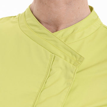 Détail col veste de cuisine femme Saffron fermeture croisée Lafont