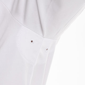 Détail des oeillets d'aération sous aisselles de la veste de cuisine Mint blanche liseré noir marque Robur