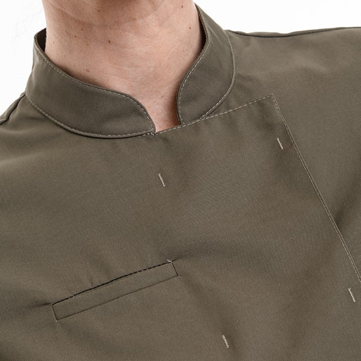 Détail du col de la veste de cuisine Californie de la marque Manelli - manches courtes