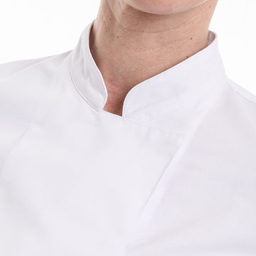 Détail du col officier sur la veste de cuisine femme Unera blanche à manches longues
