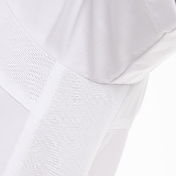 Détail de la maille respirante sous aisselle de la veste de cuisine Basil blanche à manches courtes Lafont