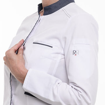 Veste de cuisine femme avec détail broderie Robur et poche poitrine sur veste Elbax