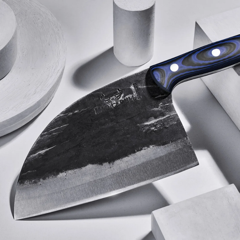 Couteau de cuisine serbe bleu et noir 