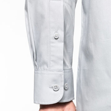détail boutons chemise de serveur