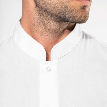 col chemise de serveur blanche
