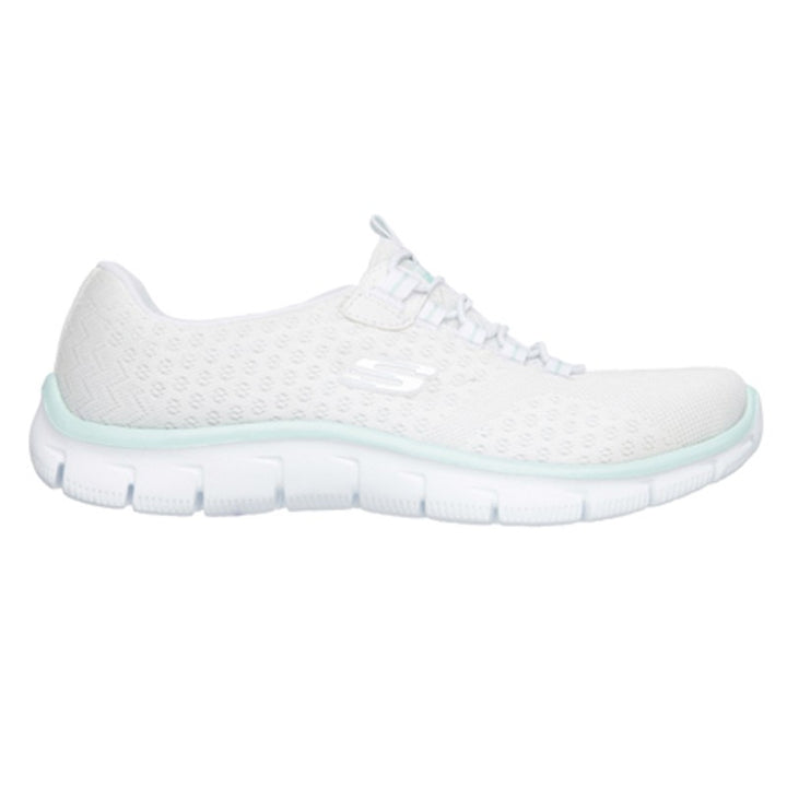 skecher femme blanche. Basket de sécurite légère et souple.