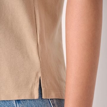 détail polo de service femme 