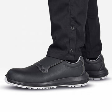Chaussures de Cuisine Légères Sans Métal S2 SRC Structure Noir - UPOWER - en situation